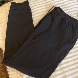NWT! Underarmour joggers size medium